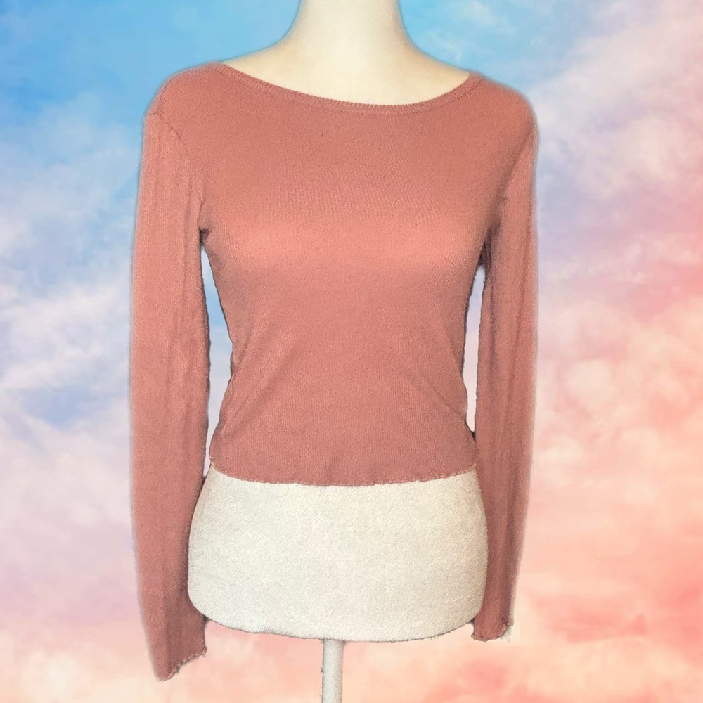 Cute rose colored cropped long sleeve top